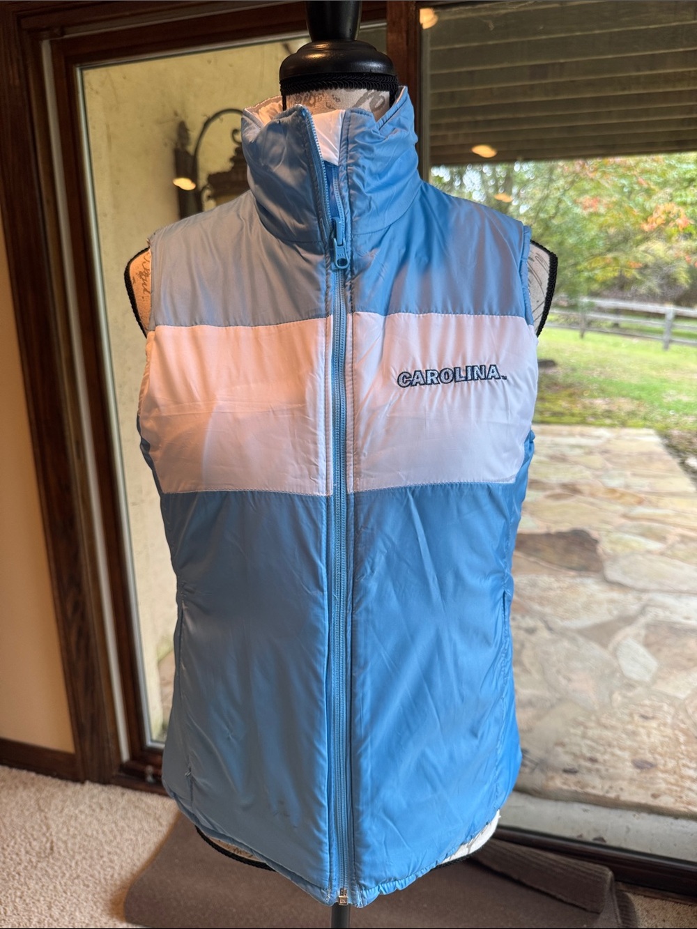 Like new Columbia Sportswear Reversible UNC Tarheels puffer vest